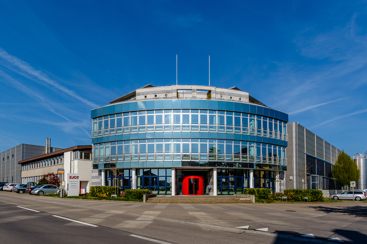 Schweiz Gebäude 2018.jpg